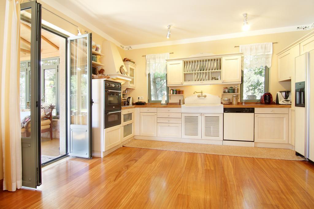 אתונה Vouliagmeni Villa מראה חיצוני תמונה