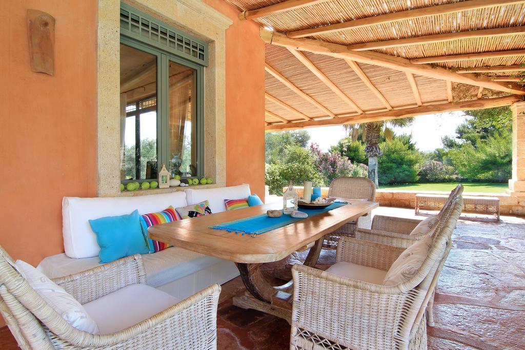 אתונה Vouliagmeni Villa מראה חיצוני תמונה